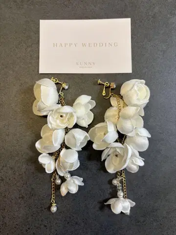 sunny marriage 화이트 플라워 롱 귀찌