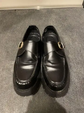 하이 밑창 볼륨 로퍼