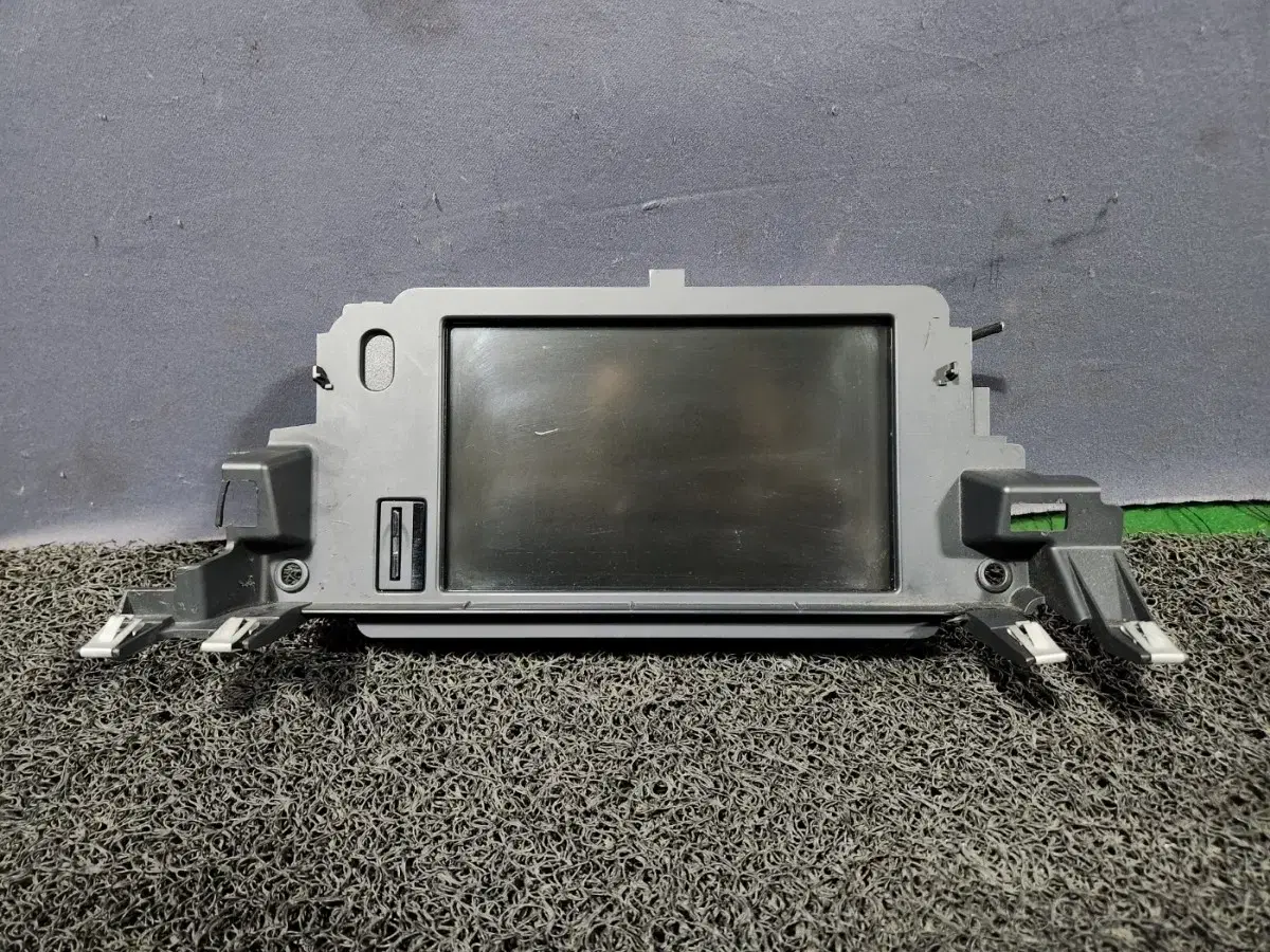 4293. L43 SM5 Genuine Navigation Monitor 259153807R