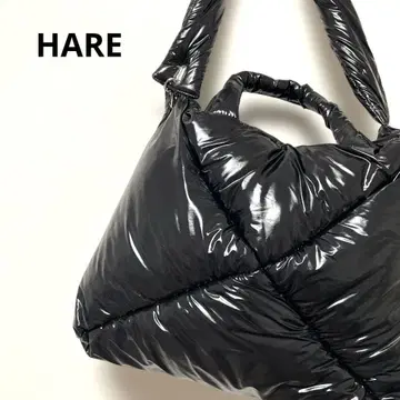 HARE 패티드 숄더백