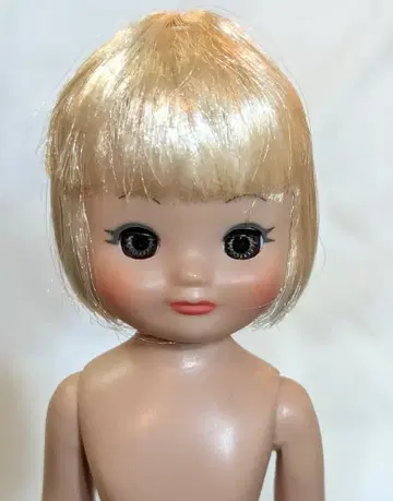 토너 타이니 베티 맥콜 금발 밥