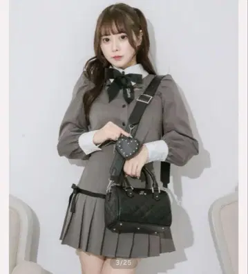 pium 하트 파우치가 있는 퀼팅 보스턴 백 블랙