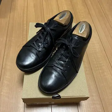 Clarks 블랙 스니커즈