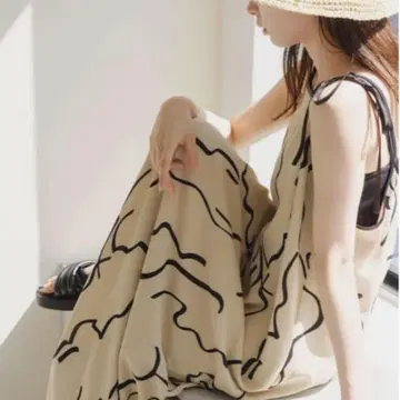 Kastane 카스타네 웨이브 패턴 파이핑 원피스 아이보리