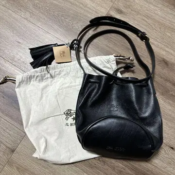 IL BISONTE 블랙 숄더백 복조리 백 미사용 새상품 태슬