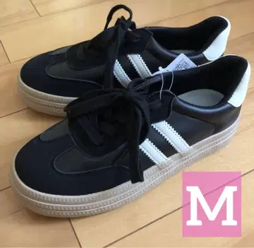 미사용 새상품 2라인 레이스업 슈즈 M 블랙 시마무라