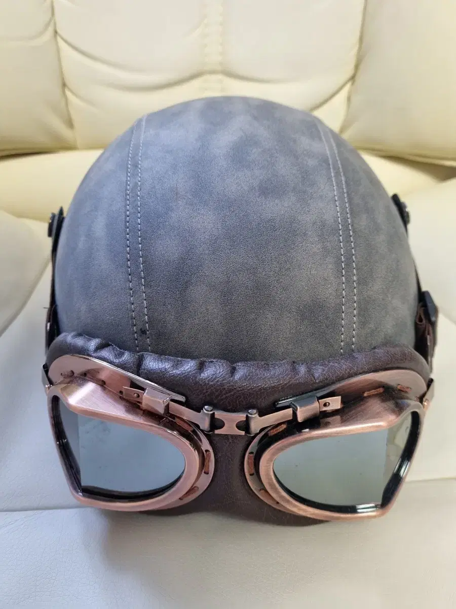 Classic vahn helmet