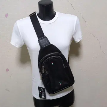 새상품 이탈리아제 바디백