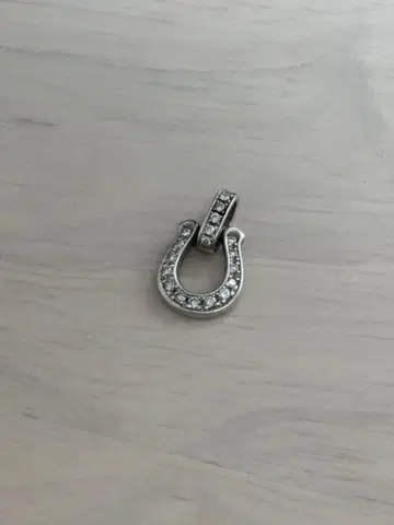 공감의 서울 호스슈 펜던트 목걸이