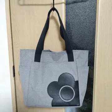 MARY QUANT 데이지 심플 포켓 토트백 그레이