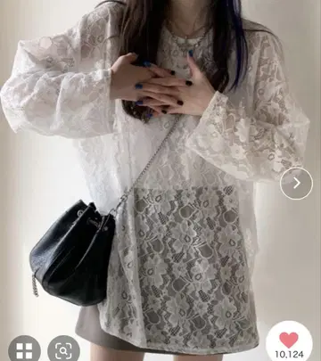 꽃무늬 레이스 탑