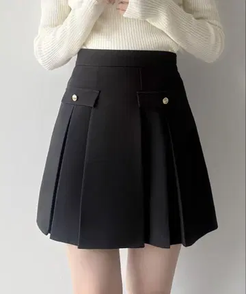 mipiarl 이너 팬츠가 포함된 골드 버튼 플리츠 미니 스커트