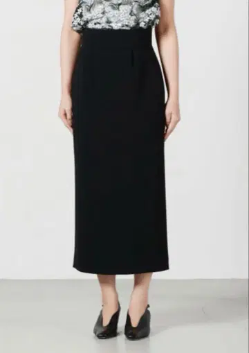 마메쿠로구치 Acetate Polyester I-Line Skirt