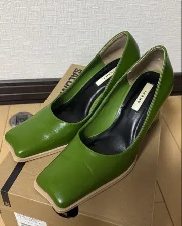 아메리 빈티지 웨이브 토 펌프스