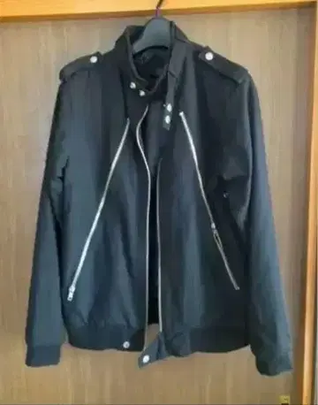 AMERICAN EAGLE 블랙 라이더 자켓