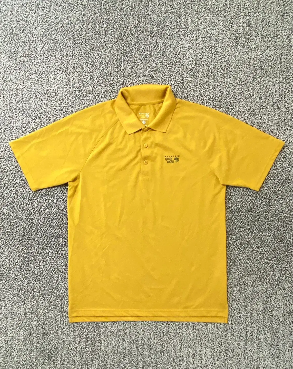 Vintage 9. Mountain Hardwear Functional kara Short Sleeve T-shirt