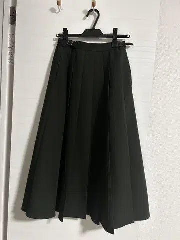 휴일과 찻집 블랙 플리츠 스커트