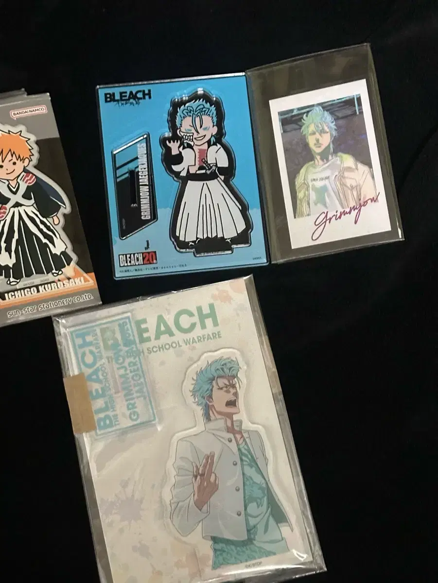 Bleach Grimmjow acrylic stand and polaroid bulk wts