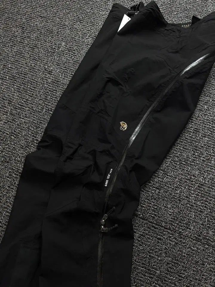 Mountain Hardwear Gore-Tex Rain Proof Nylon Outdoor Pants