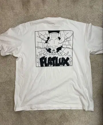 flatlux 티셔츠