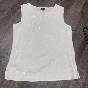 TALBOTS 화이트 린넨 소재 슬리브리스 올 패턴 비쥬 스팽글