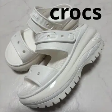 Crocs 통굽 메가 크러쉬 샌들 화이트