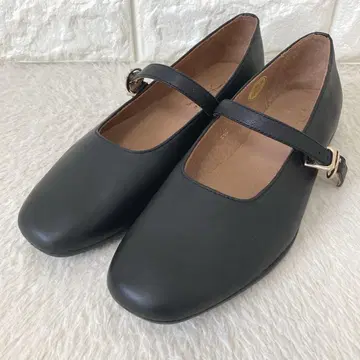 새상품급 키다리 아저씨 스트랩 신발 펌프스 천연 가죽 23cm