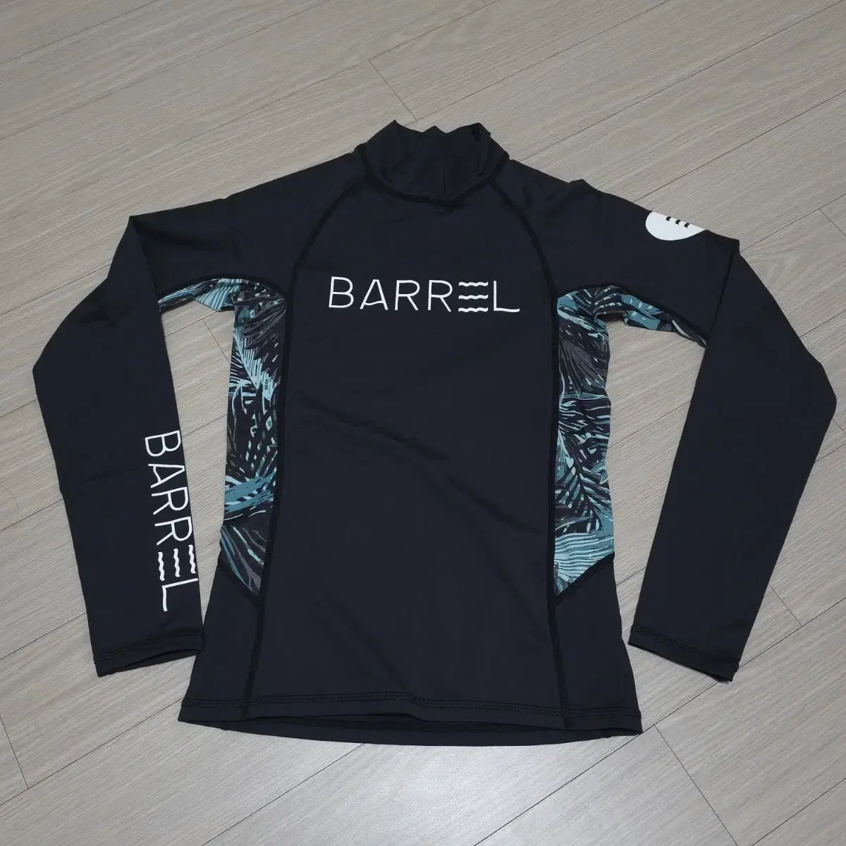 Barrel Women's Karen Rash Guard Top S Swimsuit