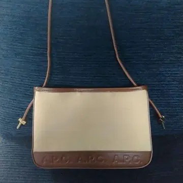 A.P.C 아페쎄 이에나 숄더백