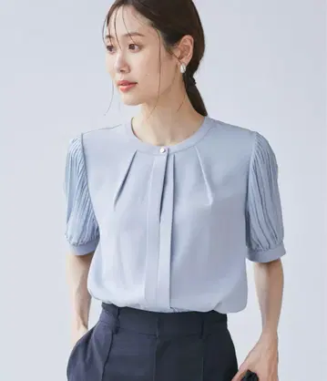 소매 플리츠 하프 슬리브 블라우스