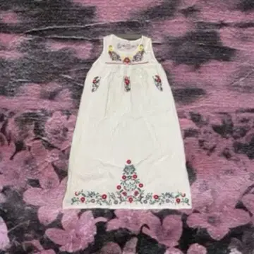 [used] 자수 화이트 슬리브리스 원피스 레이어드
