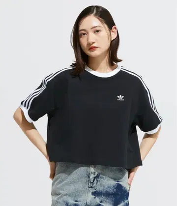 아디다스 크롭 티셔츠 쓰리 스트라이프