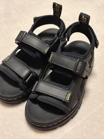 Dr.Martens forster 샌들 UK3