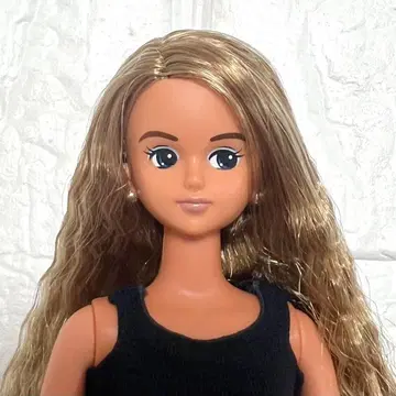 키사라 제니 친구 밀색 피부 인형