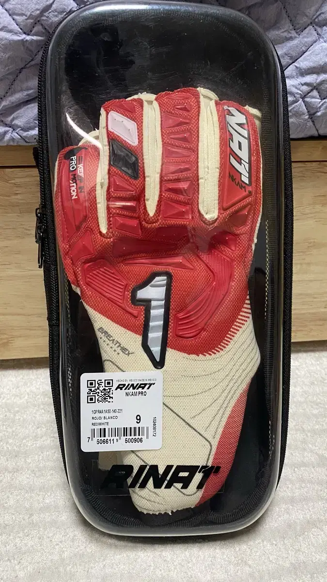Rinat Nkham Pro Goalkeeper Gloves (Onana Signature) No. 9