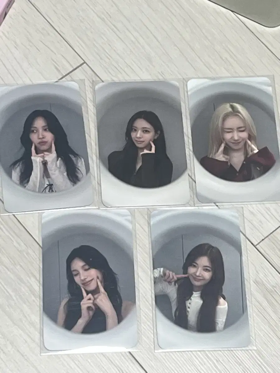 있지 라이트링 포토카드 팝니다