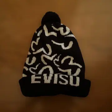 EVISU 폼폼 포함 니트 모자
