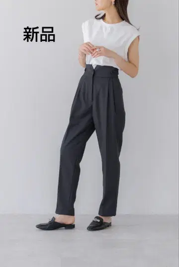 새상품 테이퍼드 턱 팬츠 TAPERED TACK PANTS