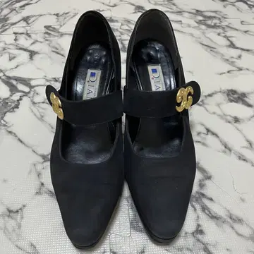 새상품급 DIANA 펌프스 23.5cm 블랙 골드