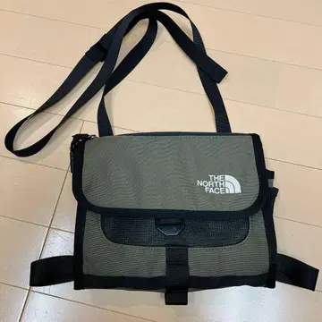 THE NORTH FACE 숄더백 카키색