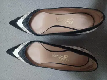 페라가모 펌프스 25cm