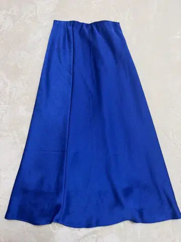 BEAUTY UNITED 새틴 스커트