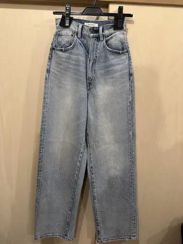 MOUSSY HW DAMAGE LOOSE STRAIGHT 데님 24
