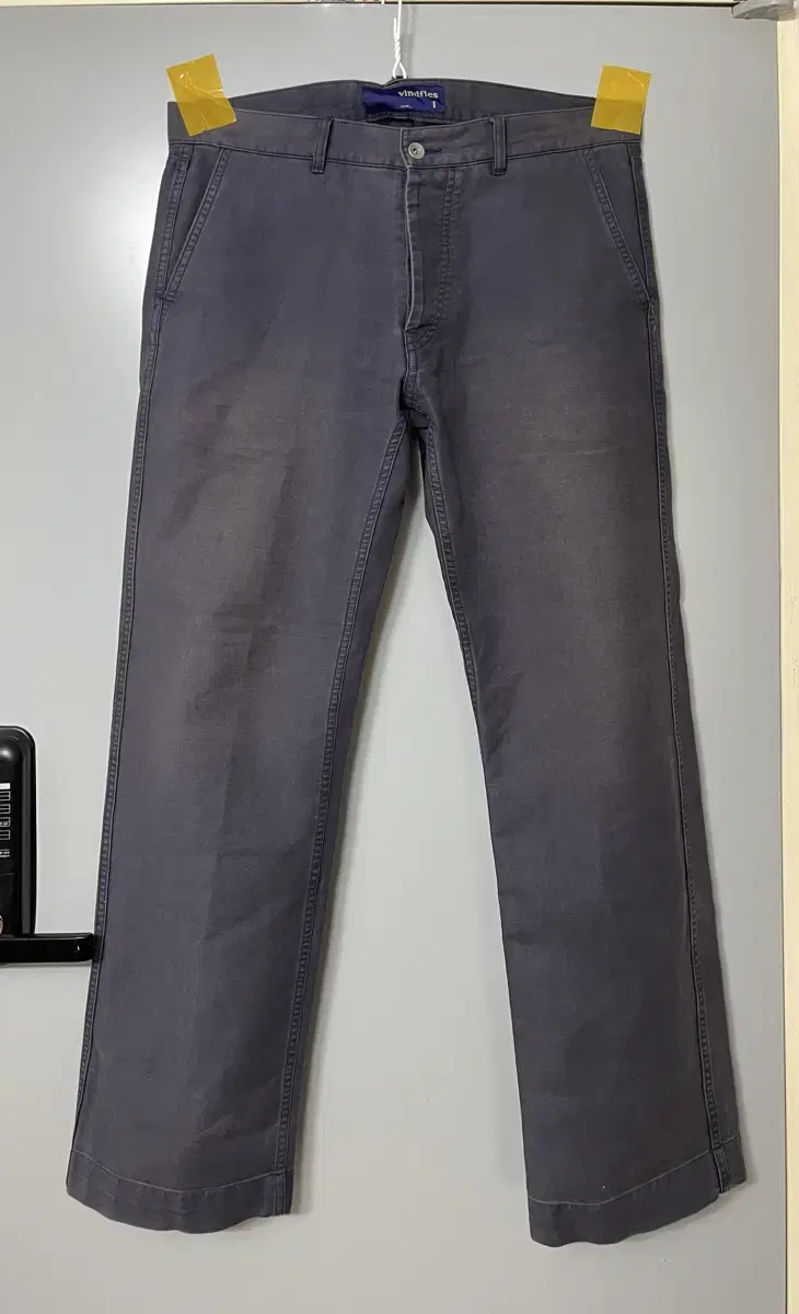 Blind Files Chino 1
