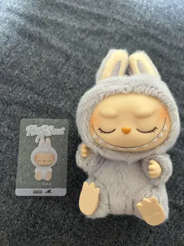 POP MART Have A Seat Labubu 봉제 인형 ZIZI