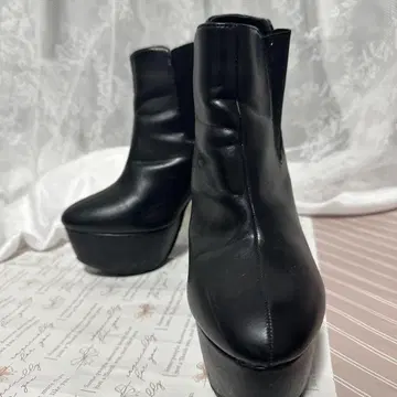 블랙 플랫폼 숏부츠