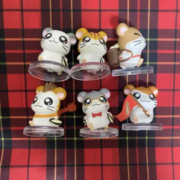 나란히 서 있습니다. 토토코 하무타로 테치테치 대행진입니다! 가챠가챠