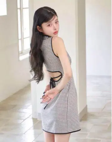 darich 다리치 허리 오픈 체크 미니 원피스