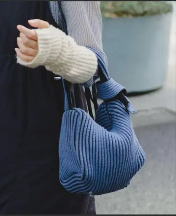 kastane 리브 니트 네이비 블루 핸드백