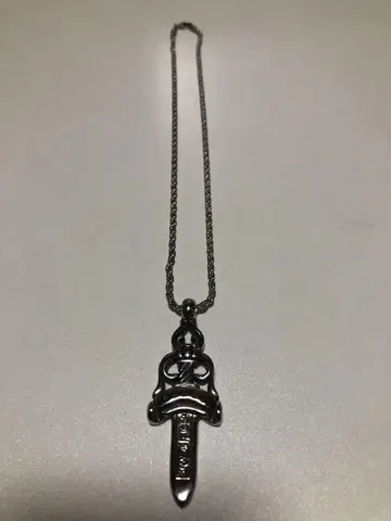 실버 검 펜던트 목걸이